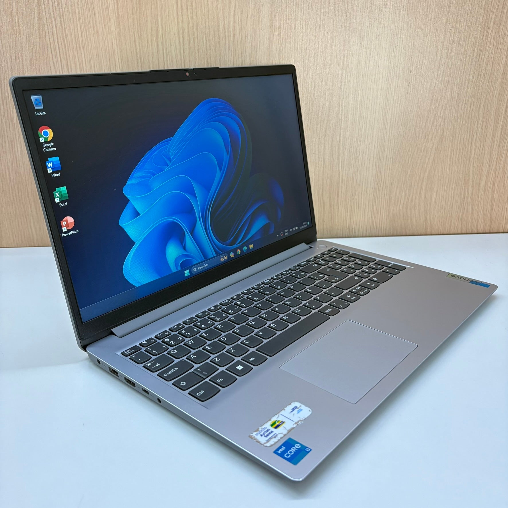 Notebook Lenovo 15,6” | i3 12ª Geração | 8GB RAM | SSD 256GB | Windows 11
