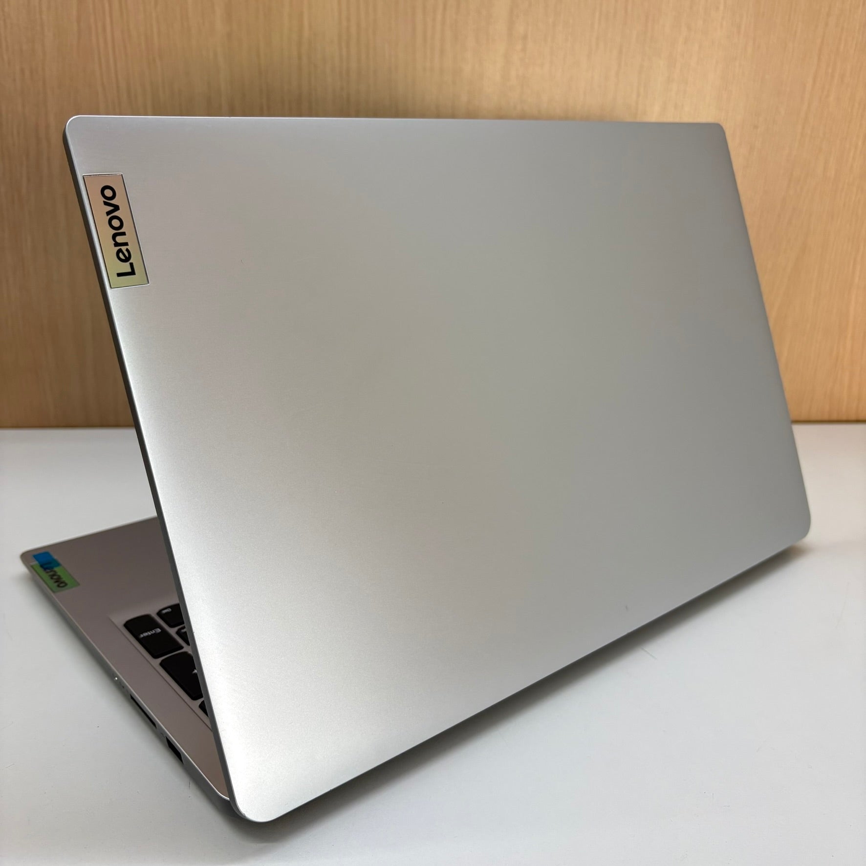 Notebook Lenovo 15,6” | i3 12ª Geração | 8GB RAM | SSD 256GB | Windows 11